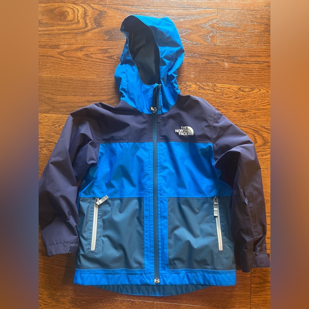 The North Face Kids Blue and Dark Jacket - Picture 10 of 15